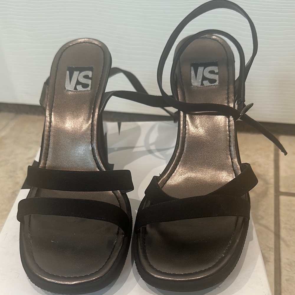 Victoria's Secret Black Strappy Women's Sandals